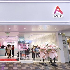 Avon launches first Chinese mainland flagship store