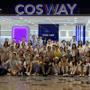 At Berjaya Times Square, Cosway hosted the Lunar New Year event “The Great Golden Surprise.” 